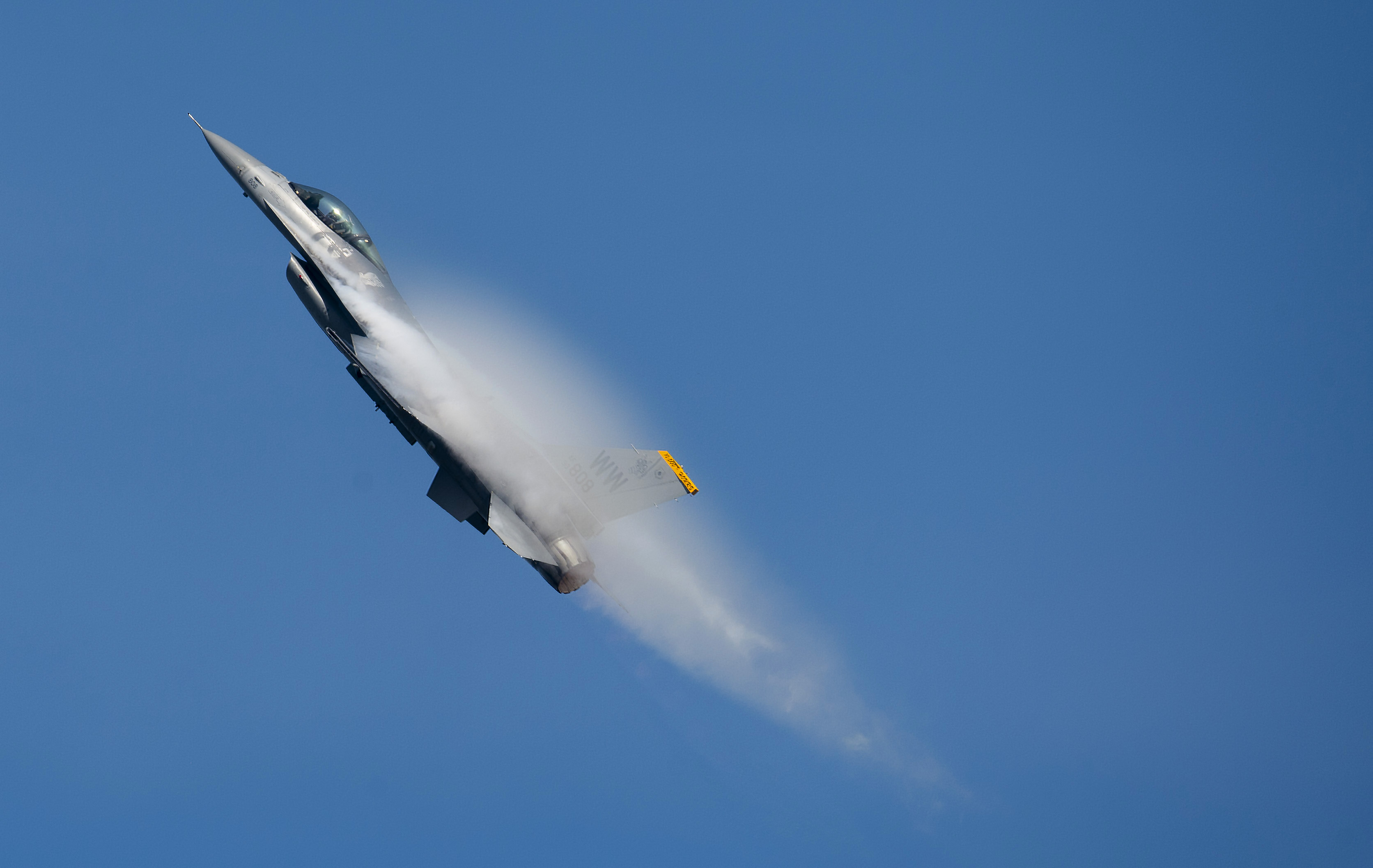 F-16 PACAF Viper Demo team